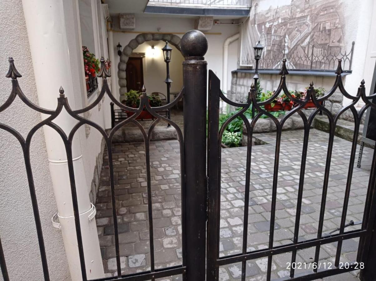 Rynok 25 Deluxe Lviv Center Exterior foto
